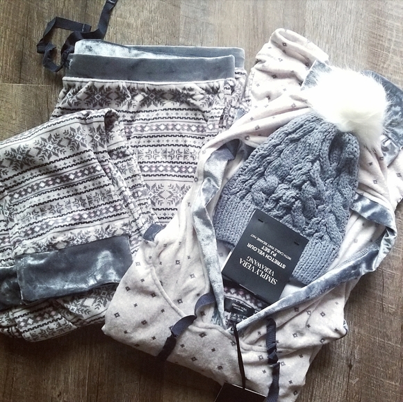 🍒NWT🍒 SIMPLY VERA WANG COZY 3 PC SLEEP GIFT SET - Picture 4 of 7